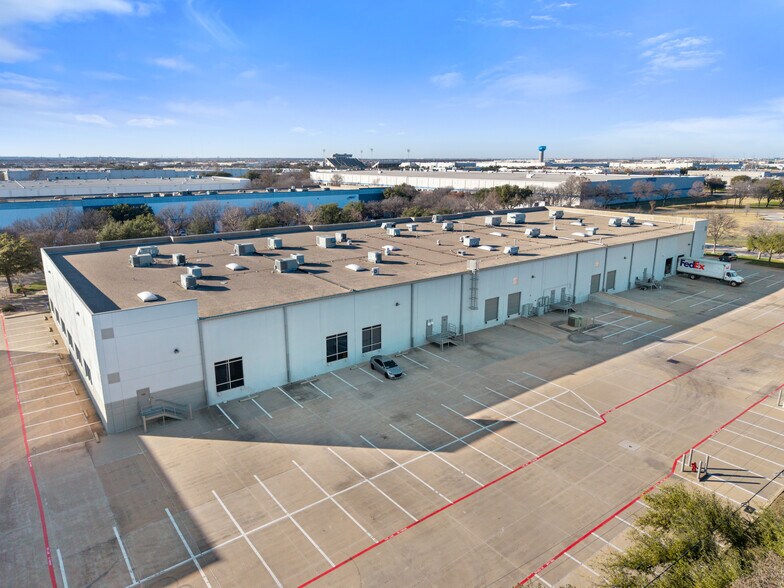 More Photos Of 13988 Diplomat Dr, Dallas Research And Development For Lease