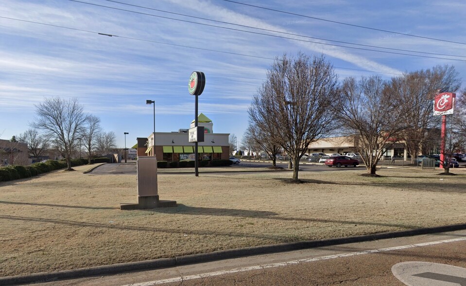 Primary Photo Of 215 Goodman Rd W, Southaven Restaurant For Sale