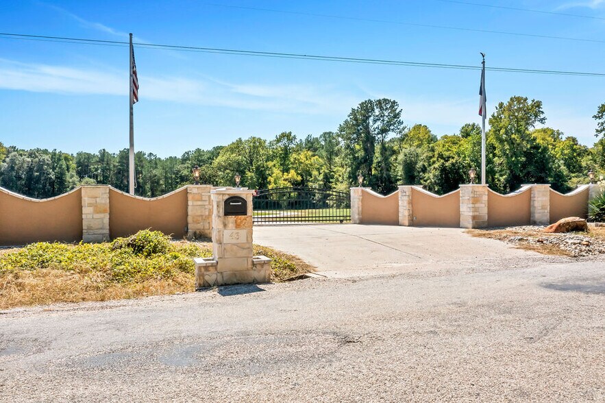 More Photos Of 43 Pool Rd, Richards Specialty For Sale