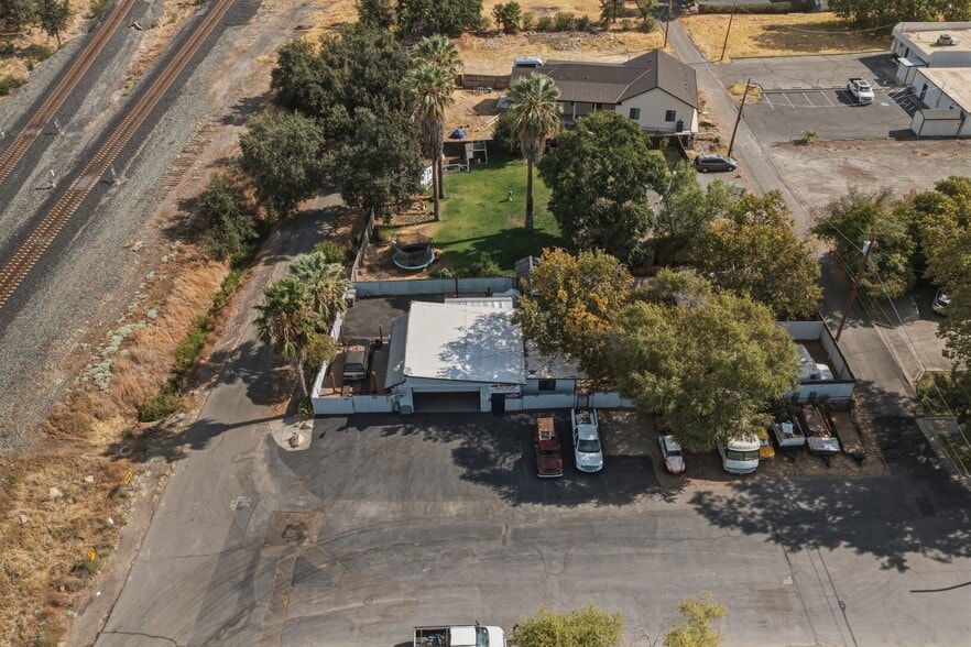 More Photos Of 3725 Pine St, Rocklin Auto Repair For Sale