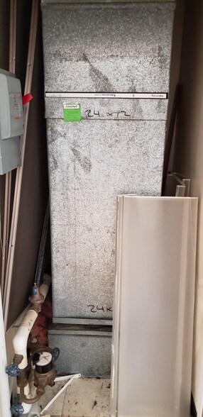 More Photos Of 19618-19620 Club House Rd, Gaithersburg Office For Lease