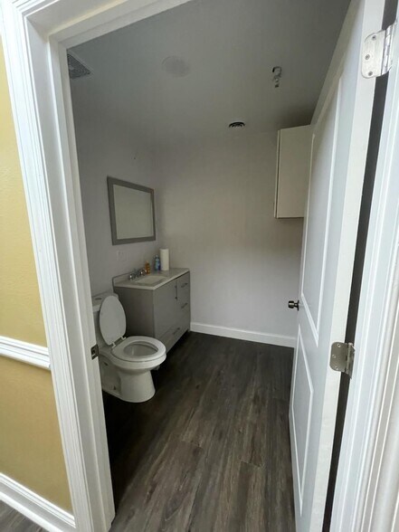 More Photos Of 506 Bear Creek Rd, Dalton Manufacturing For Sale