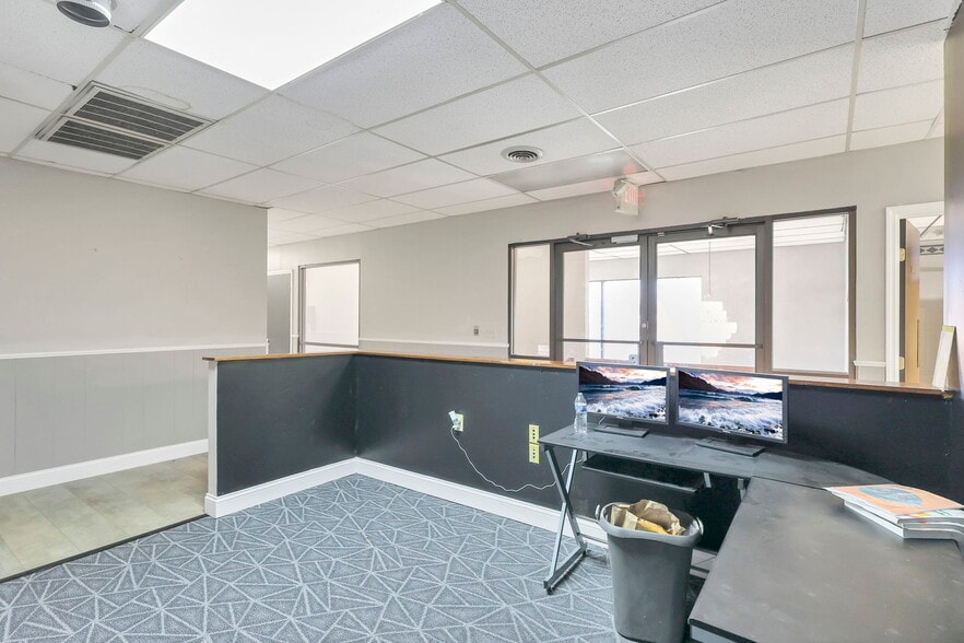 More Photos Of 2844 E River Rd, Dayton Office For Sale