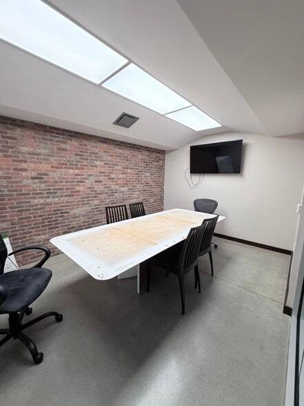 More Photos Of 70 Charlotte St, Asheville Freestanding For Lease