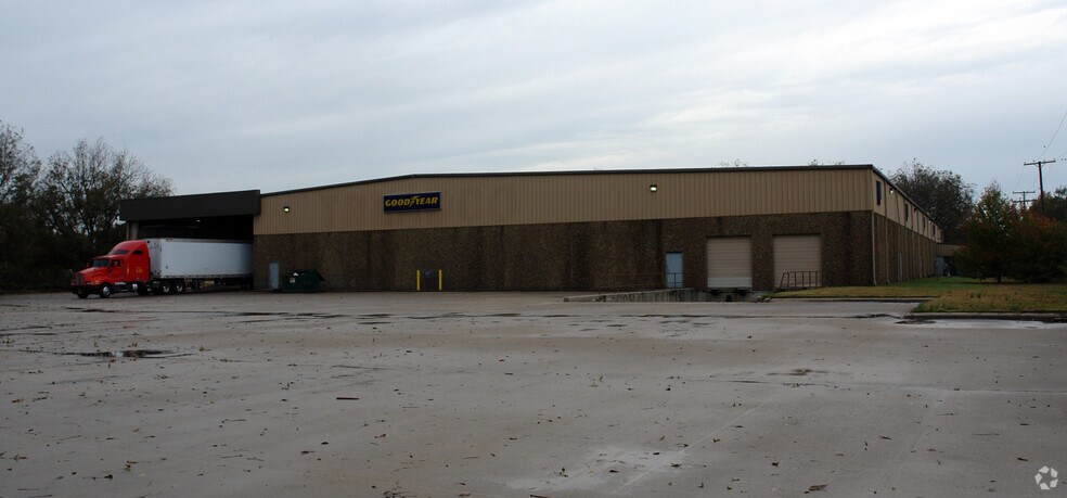 More Photos Of 7510 Fluid Dr, Little Rock Warehouse For Lease