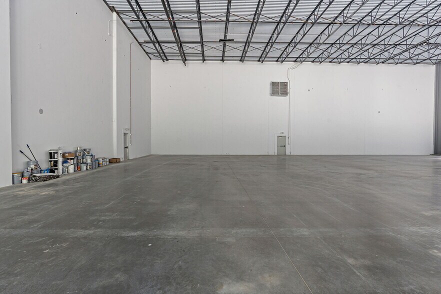 More Photos Of 100 Spontex Dr, Columbia Warehouse For Lease