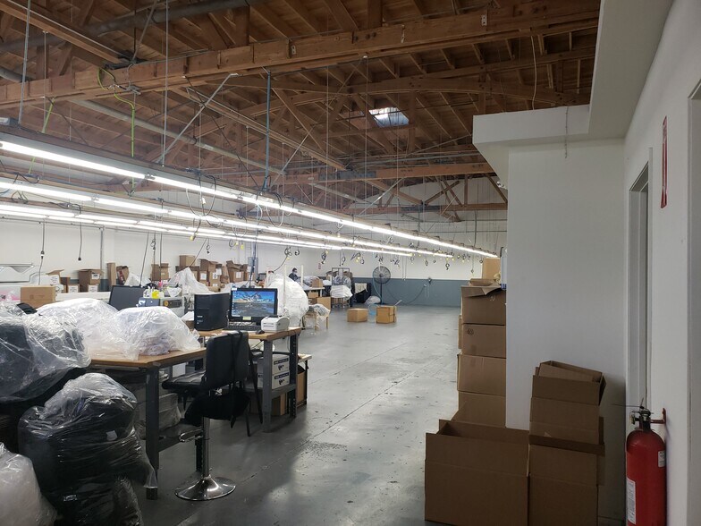 More Photos Of 3000-3016 E 11th St, Los Angeles Warehouse For Lease