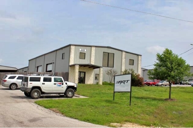 More Photos Of 200 Trademark St, Buda Warehouse For Lease