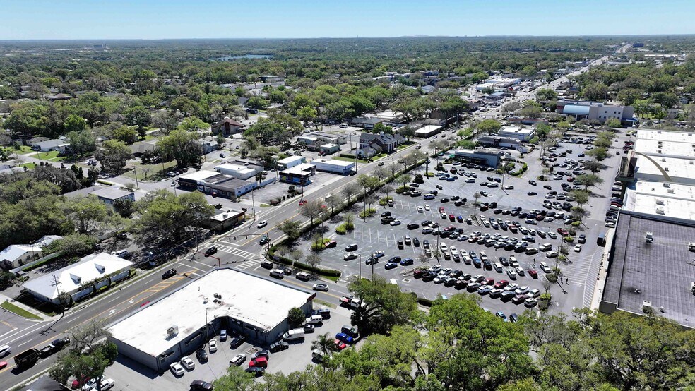 More Photos Of 119-121 Allamanda Dr, Lakeland Freestanding For Sale