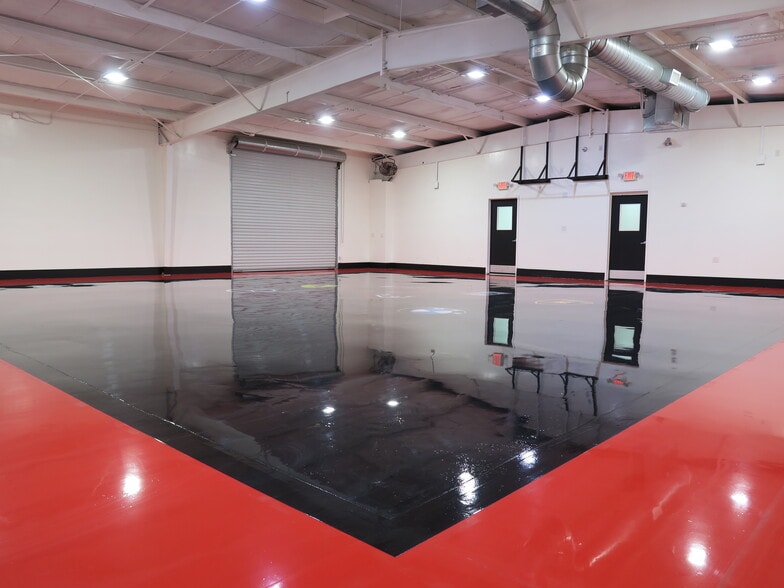 More Photos Of 5830 Star Ln, Houston Light Distribution For Lease