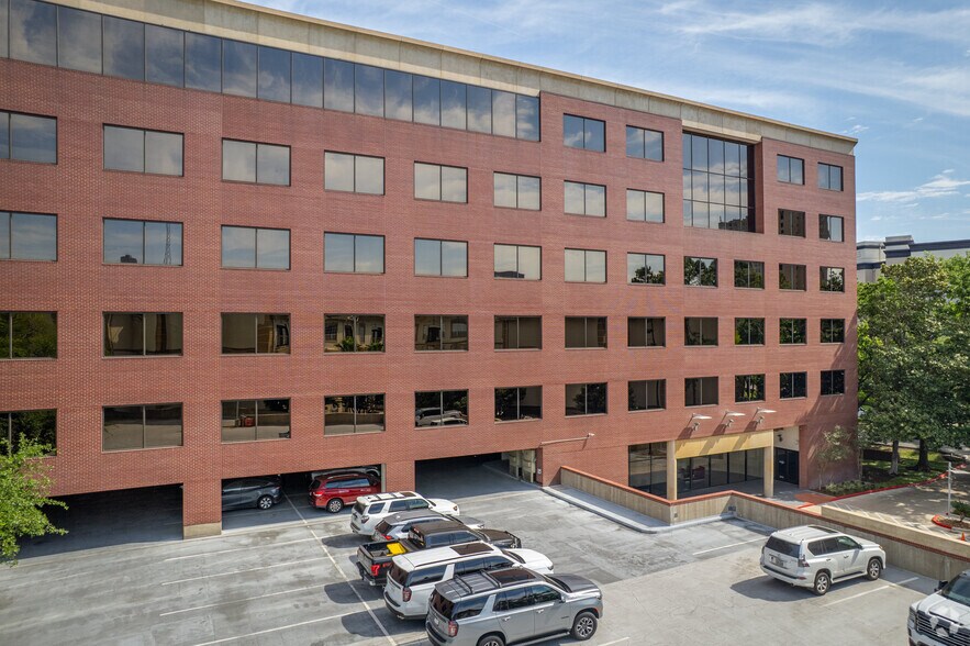 More Photos Of 510 Bering Dr, Houston Office For Lease