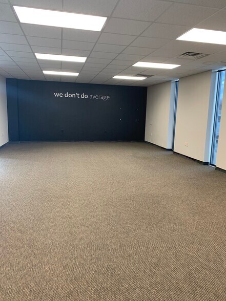 More Photos Of 1800 W Mason St, Green Bay Office For Sale