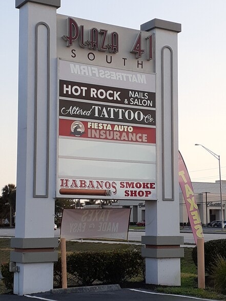 More Photos Of 12575 S Cleveland Ave, Fort Myers Storefront For Lease