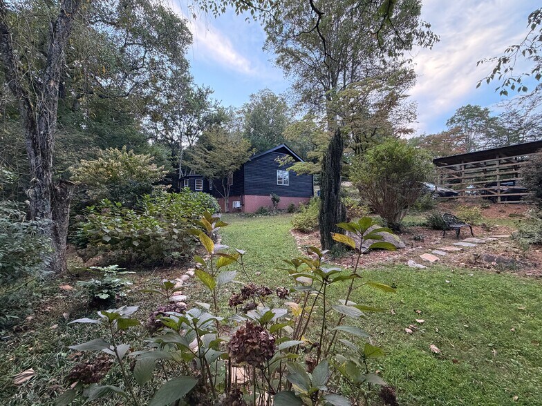 More Photos Of 35 Wilcox Rd, Tryon Apartments For Sale