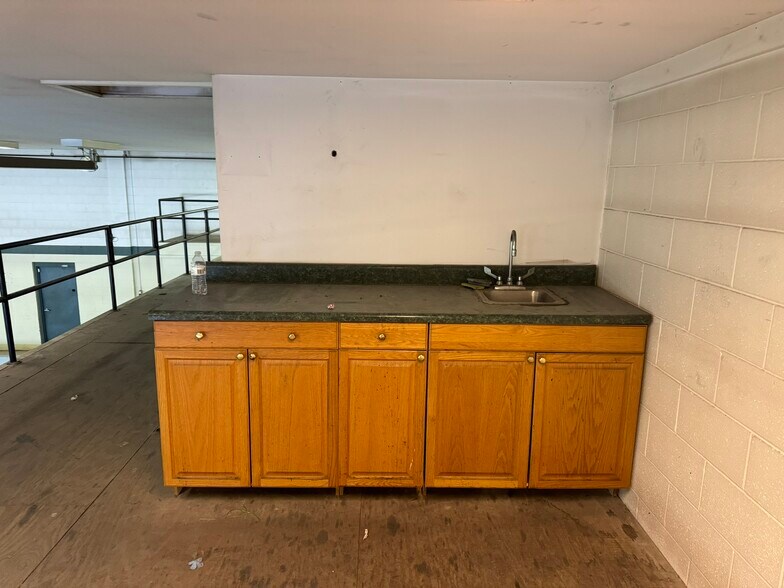 More Photos Of 1212 Battleground Ave, Greensboro Freestanding For Sale