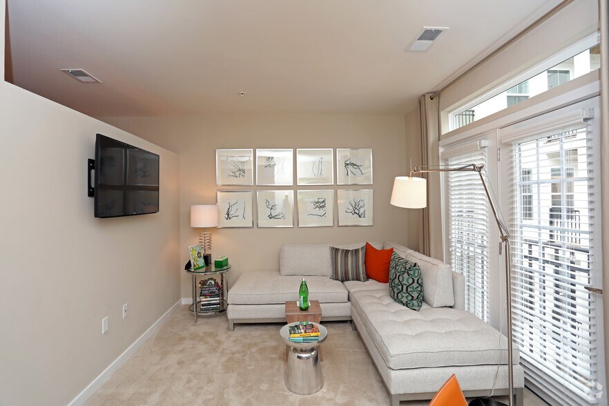 More Photos Of 101 N Wolfe St, Baltimore Apartments For Lease