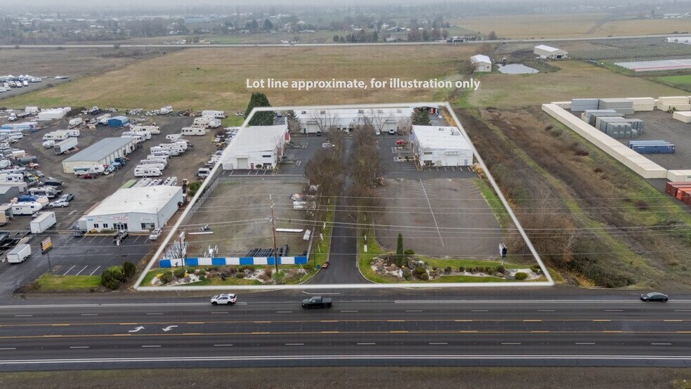 More Photos Of 5885 Crater Lake Hwy, Central Point Warehouse For Sale