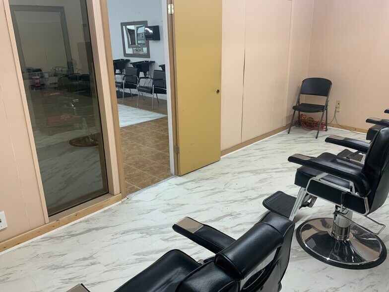 More Photos Of 4566 Elvis Presley Blvd, Memphis Freestanding For Sale