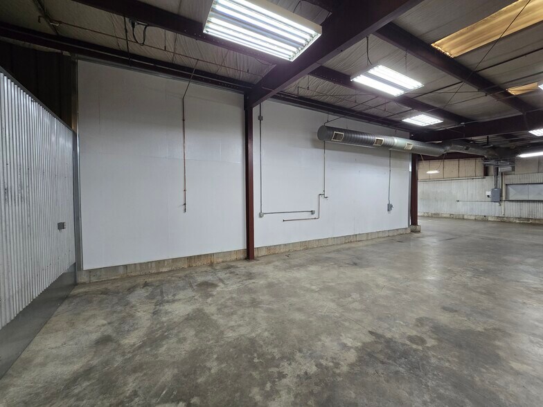 More Photos Of 151 Independence Dr, Union Flex For Sale