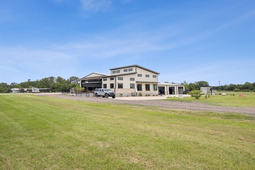 More Photos Of 863 VZ County Road 1508, Van Airplane Hangar For Sale