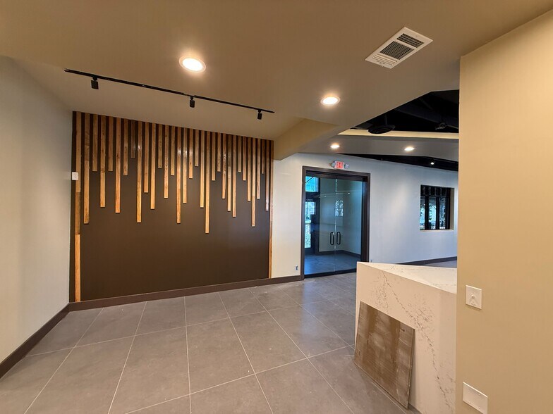 More Photos Of 1840 N Plano Rd, Richardson Freestanding For Lease