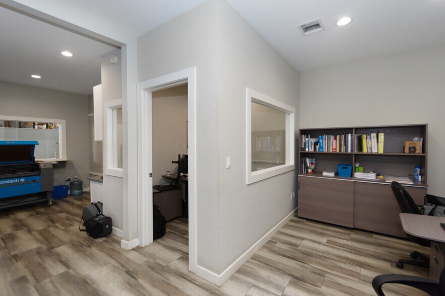 More Photos Of 7322 Almeda Genoa Rd, Houston Warehouse For Lease