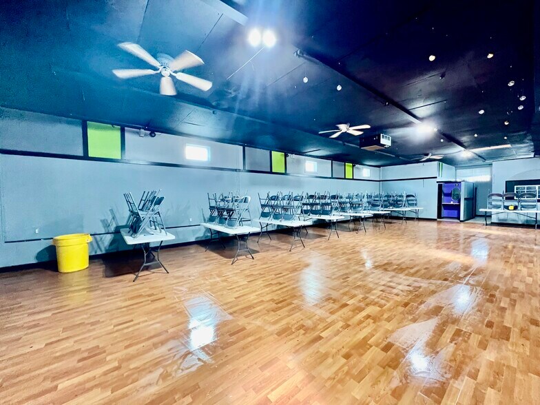 More Photos Of 5400 E 12th St, Kansas City Freestanding For Sale