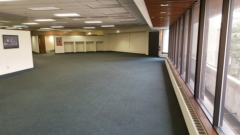 More Photos Of 5700 W Bender Ct, Milwaukee Distribution For Lease