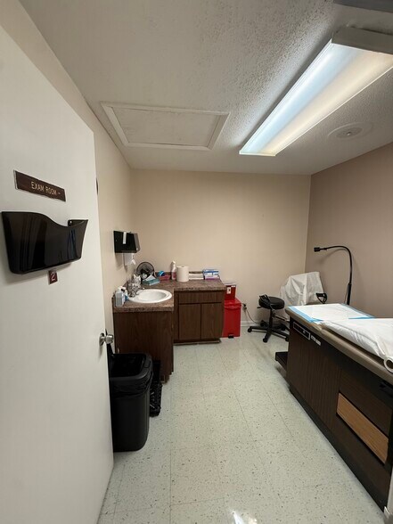 More Photos Of 28960 US Highway 19 N, Clearwater Medical For Sale