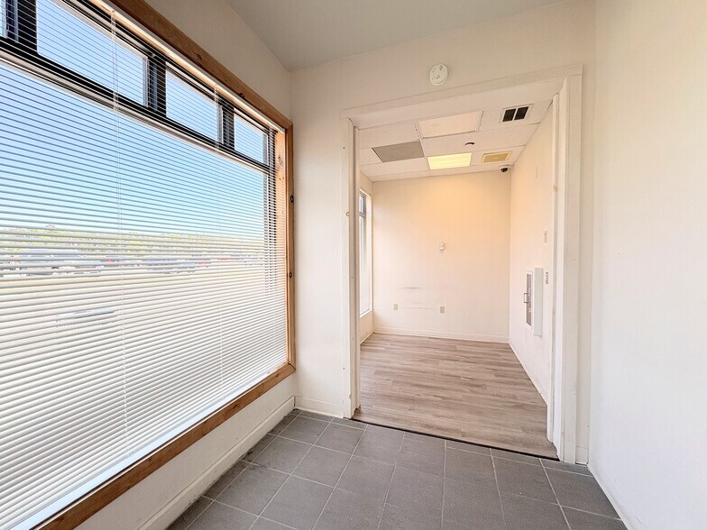 More Photos Of 45 S New York Ave, Galloway Unknown For Lease