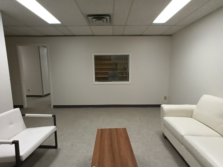 More Photos Of 1929 Russell Rd, Ottawa Medical For Sale