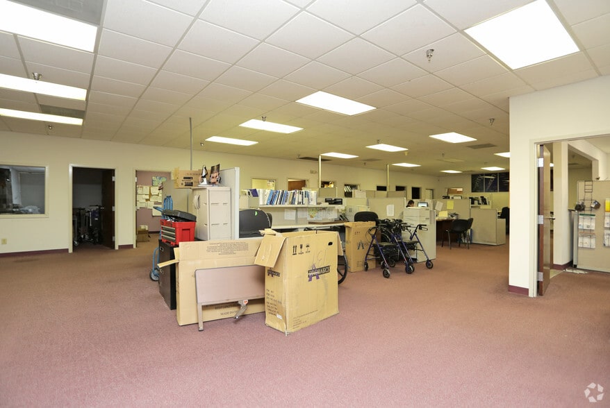 More Photos Of 225 Curie Dr, Alpharetta Light Distribution For Lease