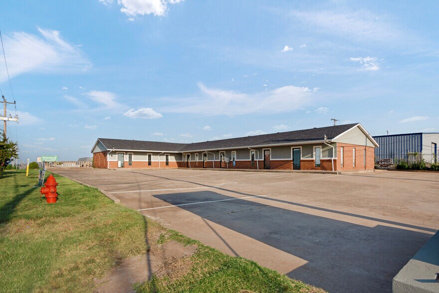 More Photos Of 7030 W Wilshire Blvd, Oklahoma City Storefront Retail Office For Sale