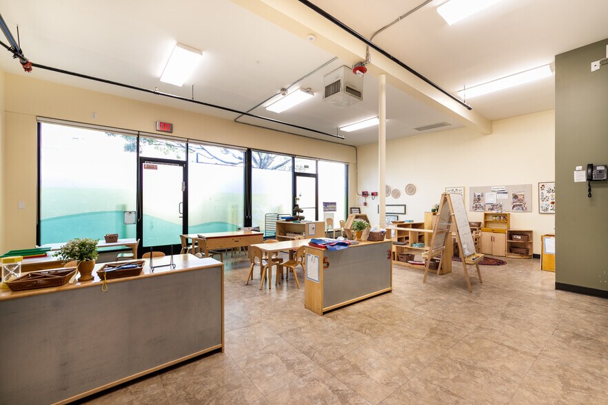 More Photos Of 700 E Green St, Pasadena Storefront For Lease
