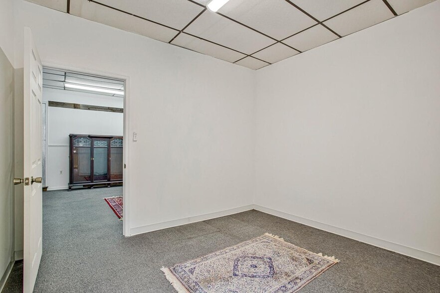 More Photos Of 6285 Shady Side Rd, Shady Side General Retail For Sale