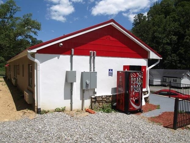More Photos Of 2710 Asheville Hwy, Canton Hotel For Sale