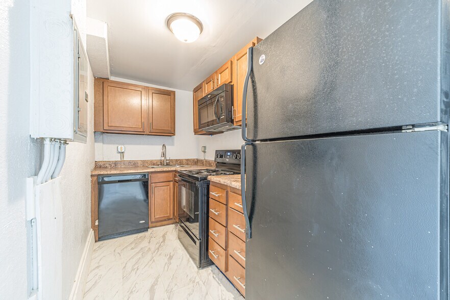 More Photos Of 815-823 S Cobb Dr SE, Marietta Apartments For Sale