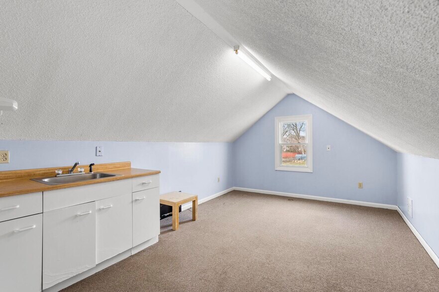 More Photos Of 128 Saltonstall Pky, East Haven Medical For Sale