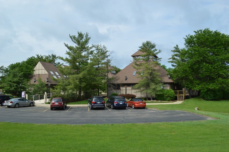 More Photos Of 150 N Miller Rd, Akron Loft Creative Space For Lease