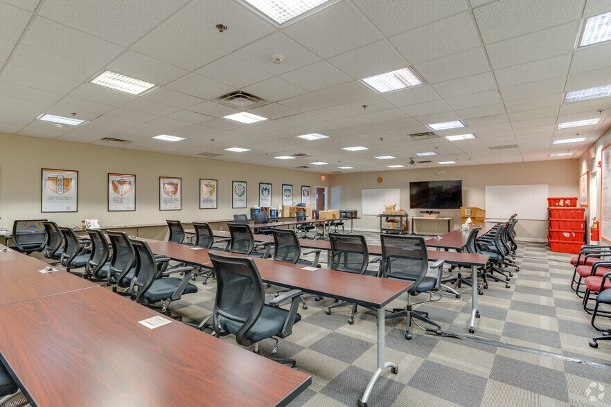 More Photos Of 4801-4839 Limestone Rd, Wilmington Unknown For Sale