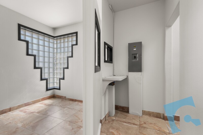 More Photos Of 501 W Harwood Rd, Hurst Medical For Lease