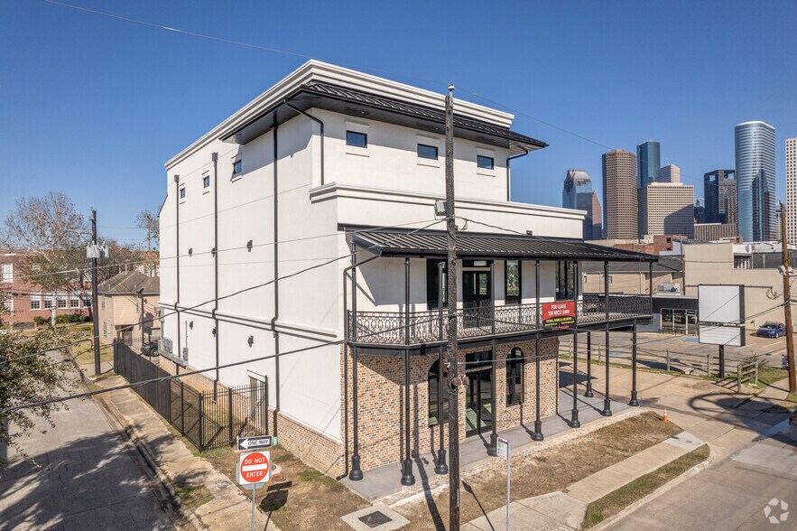 More Photos Of 138 W Gray St, Houston Office For Lease