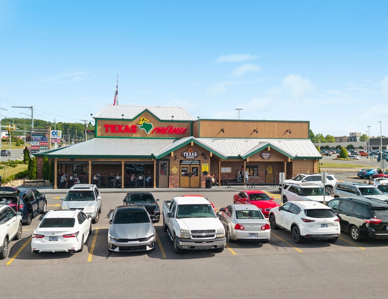 Primary Photo Of 2005 N Roan St, Johnson City Restaurant For Sale