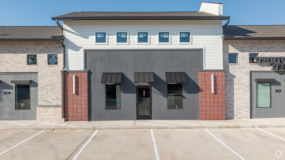 More Photos Of 11606 Westlock Dr, Tomball Medical For Lease
