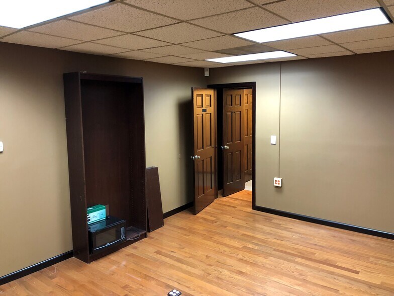 More Photos Of 30 South St, Freehold Office For Lease