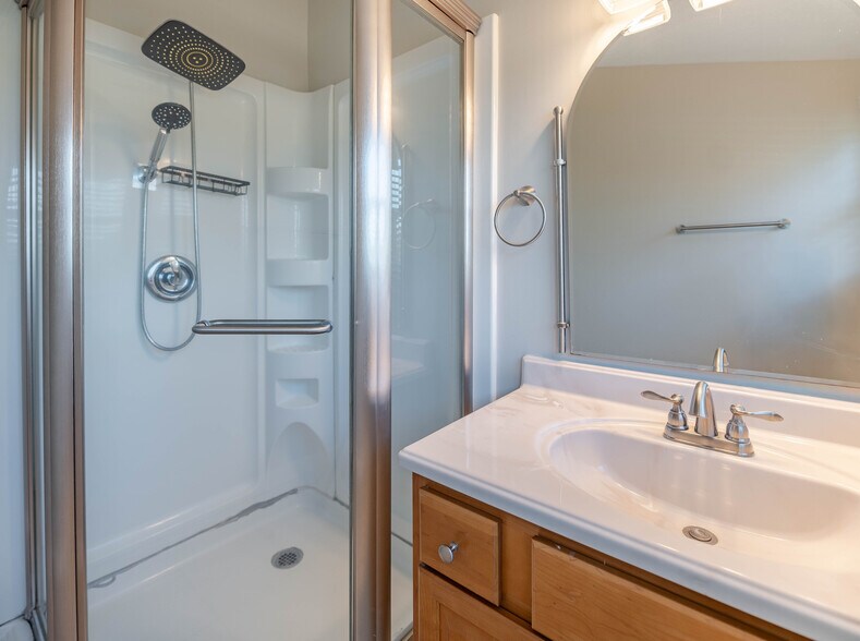 More Photos Of 204 Killen Rd, Memphis Flex For Sale