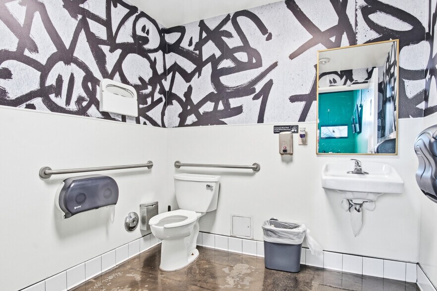 More Photos Of 7521-7631 Edinger Ave, Huntington Beach Apartments For Lease