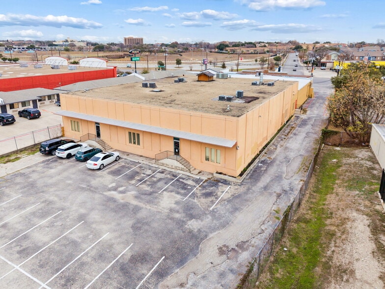 More Photos Of 3603 Fredericksburg Rd, San Antonio Storefront For Sale