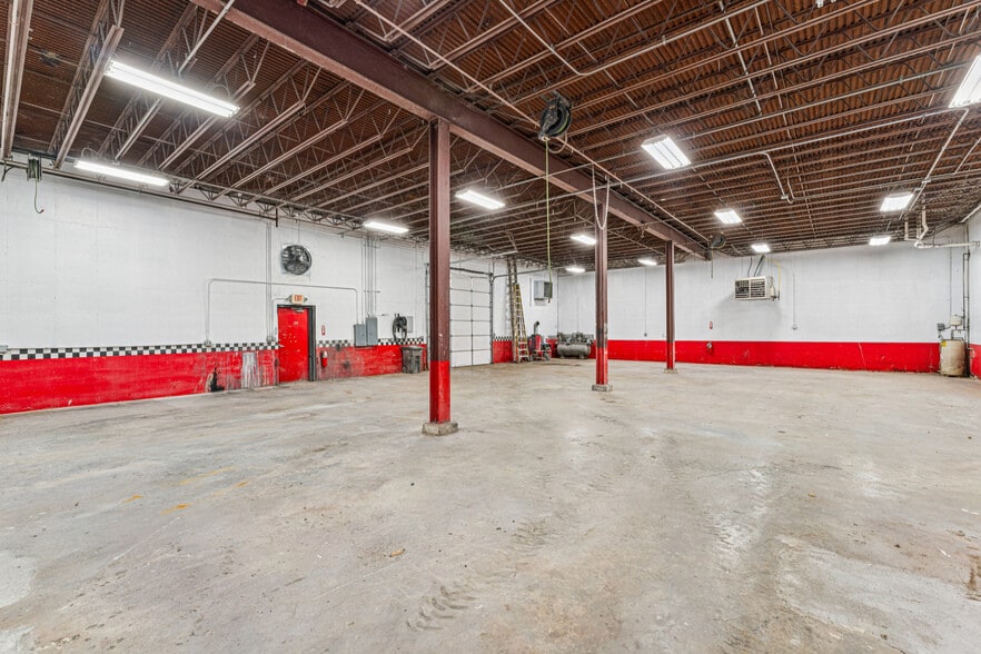 More Photos Of 1839 N 10th St, Kansas City Warehouse For Sale