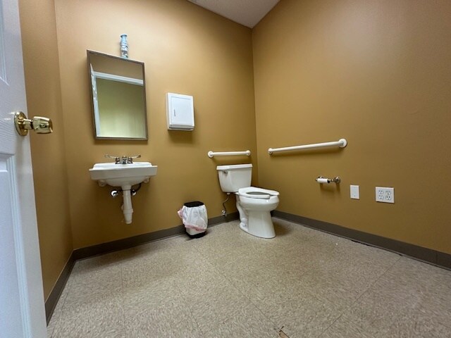 More Photos Of 5974 Route 25A, Wading River Medical For Lease